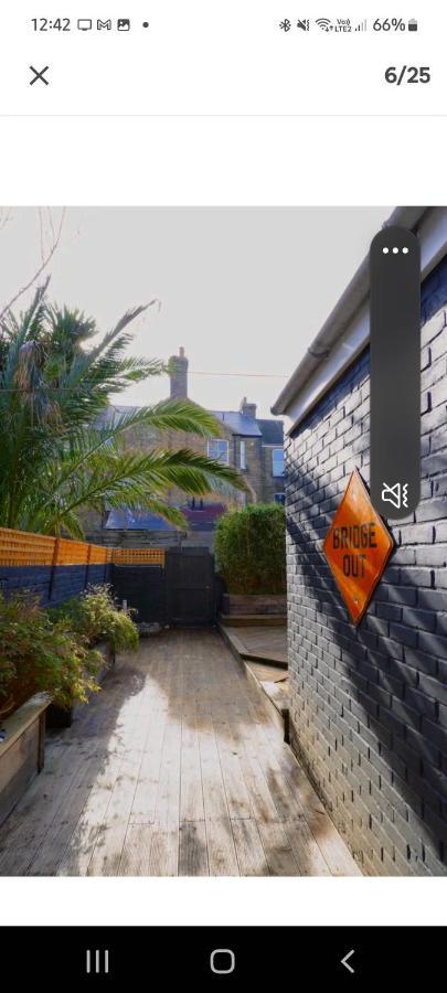 Stylish, Spacious, 2 Bed Garden Flat Close To Sea * Margate